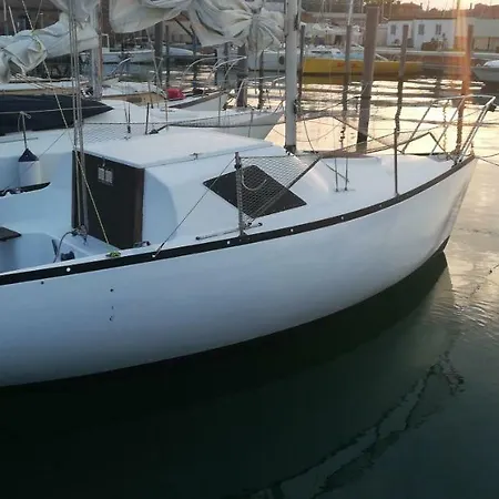 Asd Vela Camping Botel