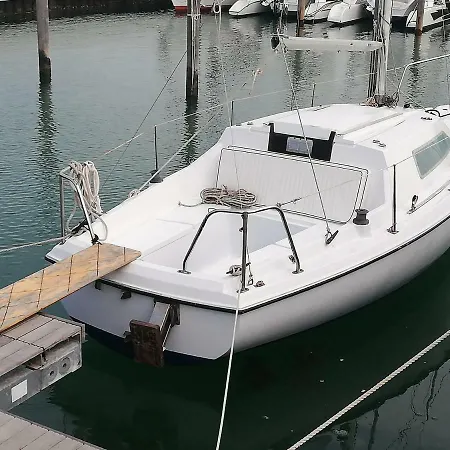 Botel Asd Vela Camping